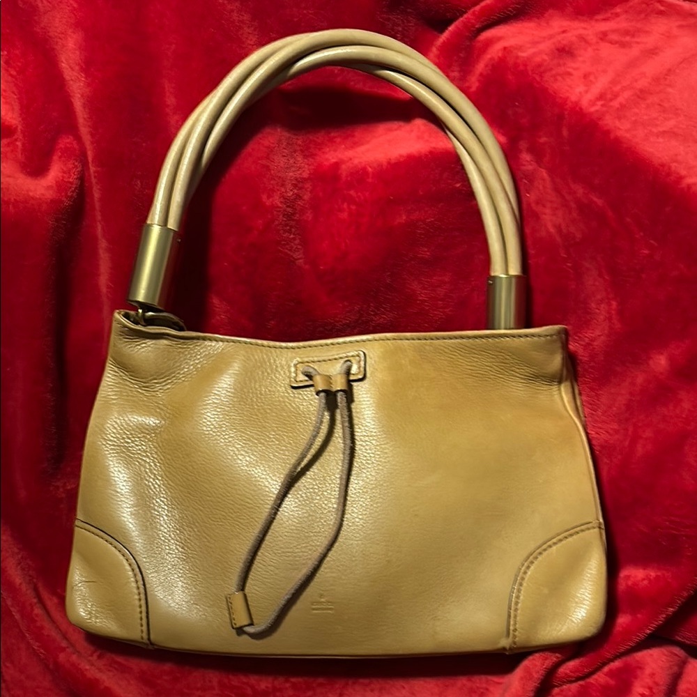 Absolutely stunning leather Gucci handbag